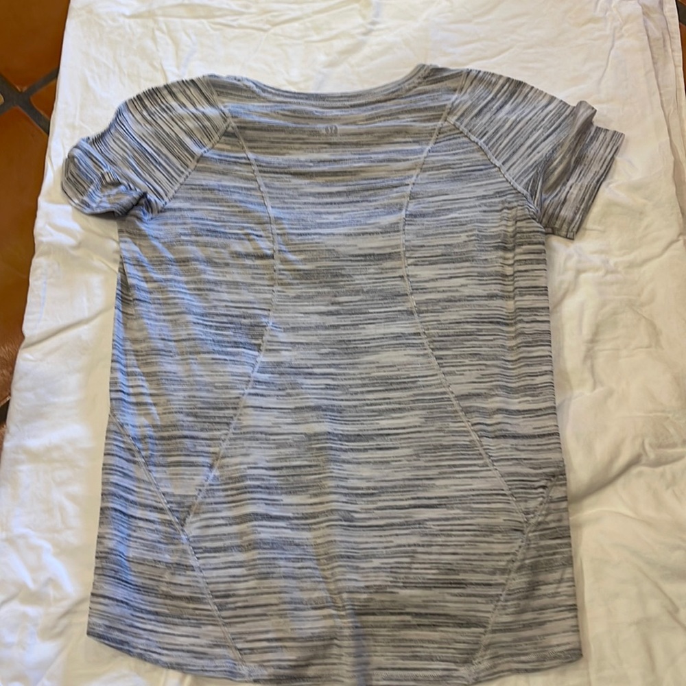 Lululemon size 4